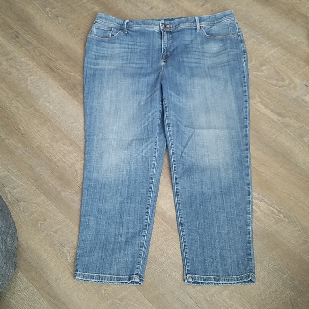 Chico's So Slimming Girlfriend Crop Jeans